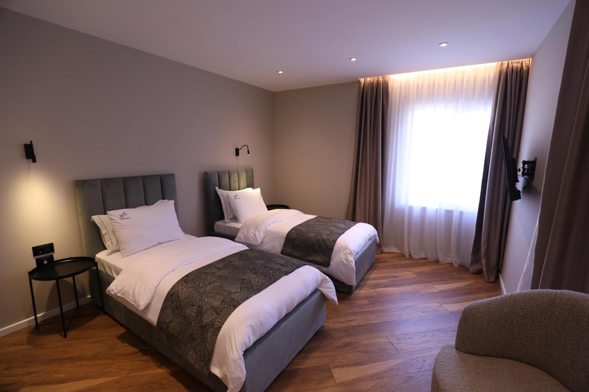 Dallga Suites Tushemisht Exteriör bild